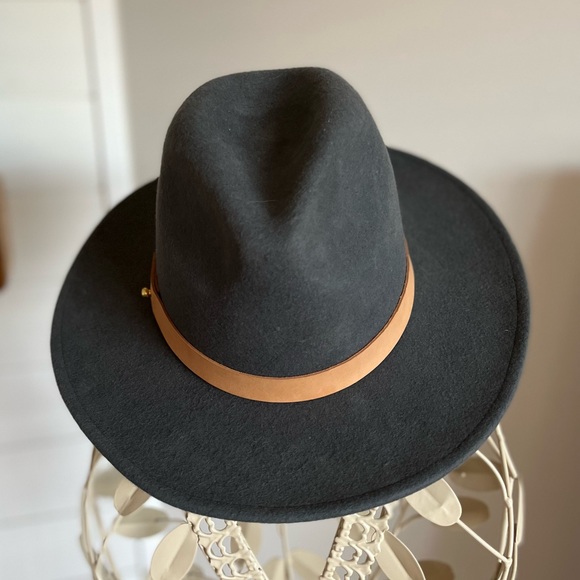 Lack Of Color - Picture 2 of 5